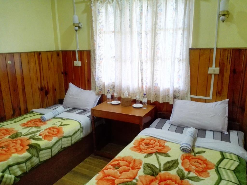 Bright Hotel Nyaungshwe Rum bild