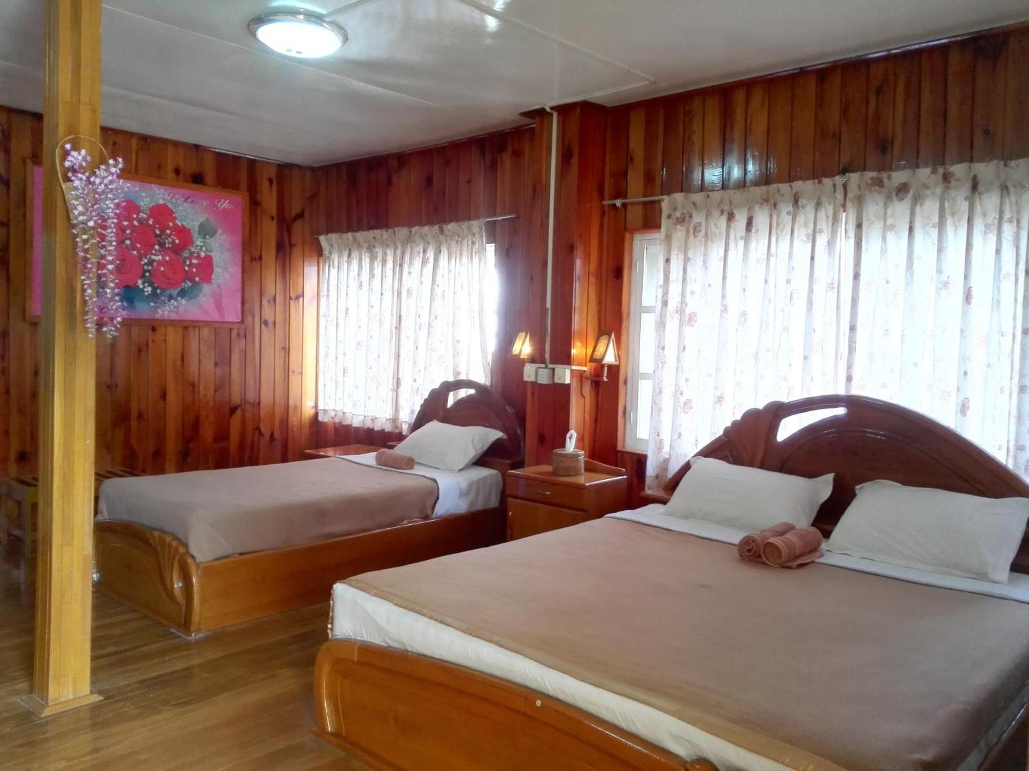 Bright Hotel Nyaungshwe Exteriör bild